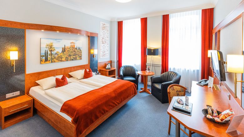 <b>Hotel West Room</b>. Images powered by <a href="https://www.leonardoworldwide.com/" title="Leonardo Worldwide" target="_blank">Leonardo</a>.
