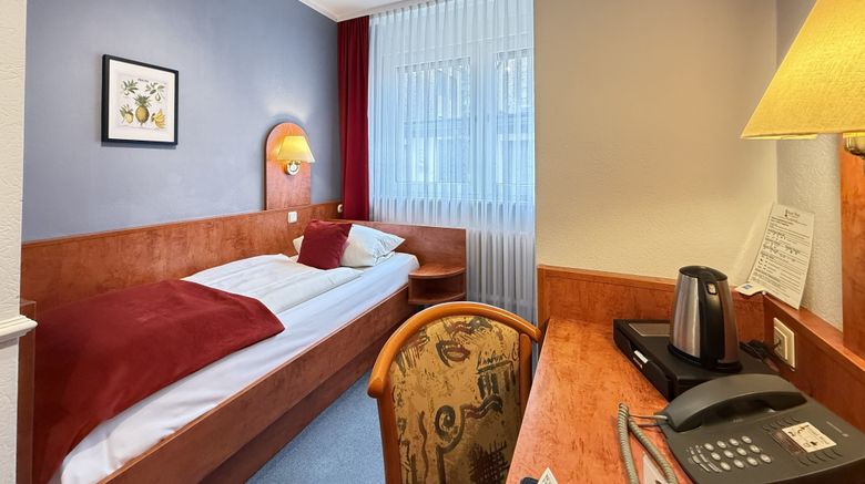 <b>Hotel West Room</b>. Images powered by <a href="https://www.leonardoworldwide.com/" title="Leonardo Worldwide" target="_blank">Leonardo</a>.