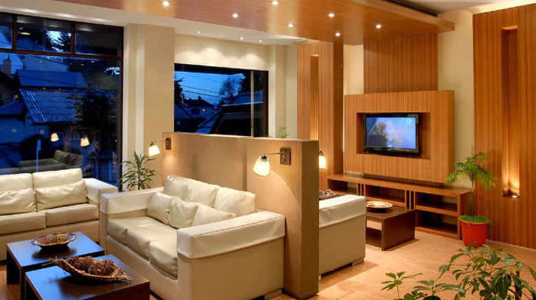<b>Carlos V Lobby</b>. Images powered by <a href="https://www.leonardoworldwide.com/" title="Leonardo Worldwide" target="_blank">Leonardo</a>.