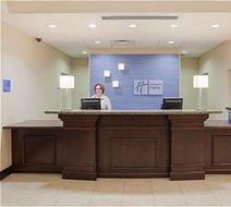 Holiday Inn Express Hotel & Suites Clovi Lobby