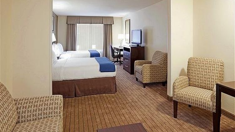 Holiday Inn Express Hotel & Suites Clovi Suite
