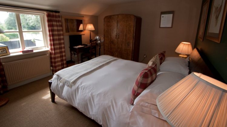 Queen's Arms Hotel Room