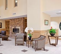 Holiday Inn & Stes Surrey E-Cloverdale Lobby