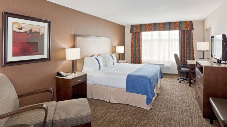 Holiday Inn & Stes Surrey E-Cloverdale Room