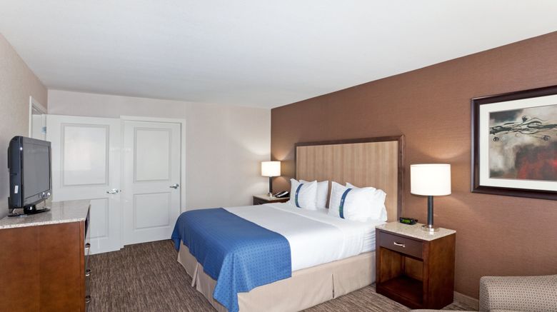 <b>Holiday Inn & Stes Surrey E-Cloverdale Suite</b>. Images powered by <a href="https://www.leonardoworldwide.com/" title="Leonardo Worldwide" target="_blank">Leonardo</a>.
