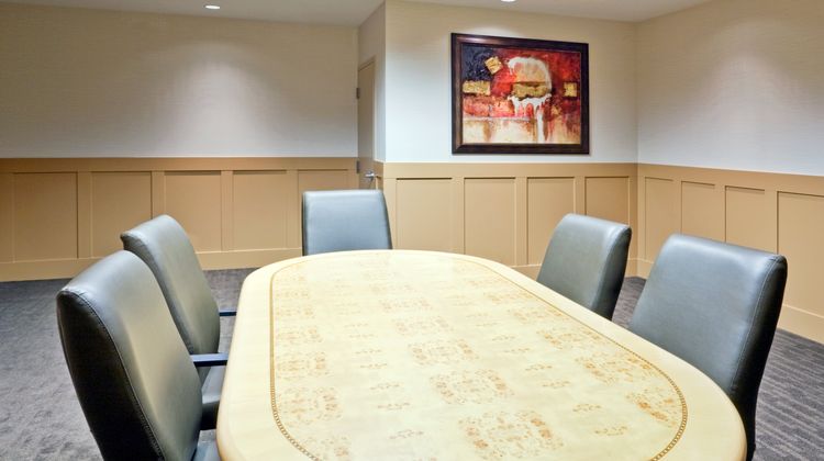 Holiday Inn & Stes Surrey E-Cloverdale Meeting