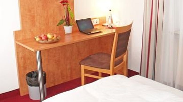 <b>Hotel Neuwirtshaus Room</b>. Images powered by <a href="https://www.leonardoworldwide.com/" title="Leonardo Worldwide" target="_blank">Leonardo</a>.
