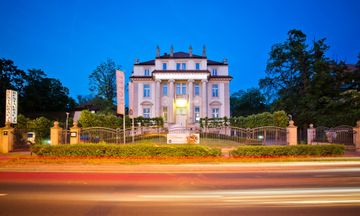 Platinum Palace Hotel