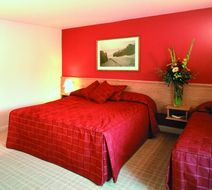 Whoop Hall Inn Room