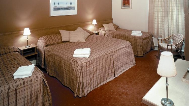 Whoop Hall Inn Room