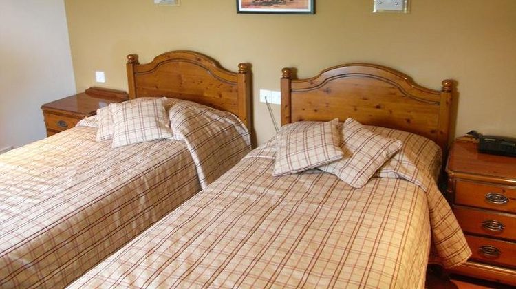 Whoop Hall Inn Room
