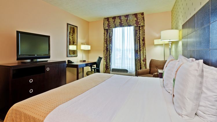 Holiday Inn Bloomington Room