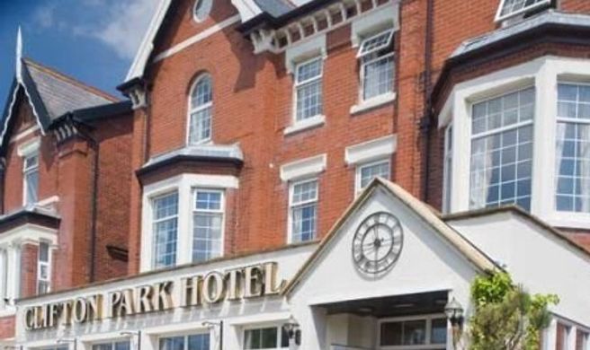 Clifton Park Hotel Exterior