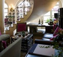 Villa Paradisco Hotel Lobby