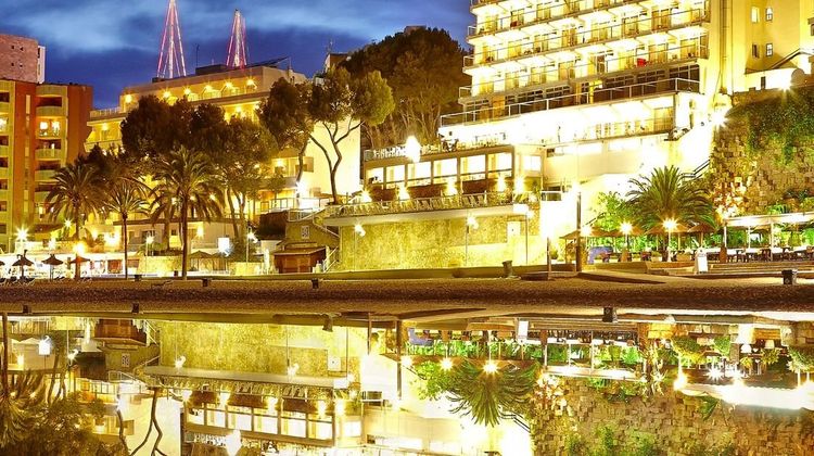 Hotel Flamboyan Exterior