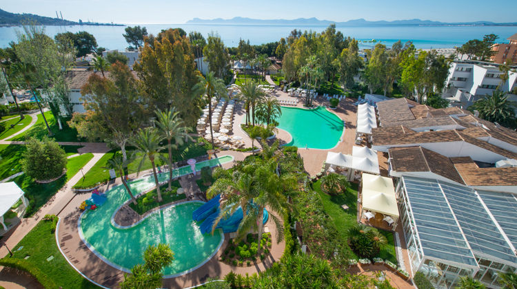 Iberostar Waves Ciudad Blanca Pool