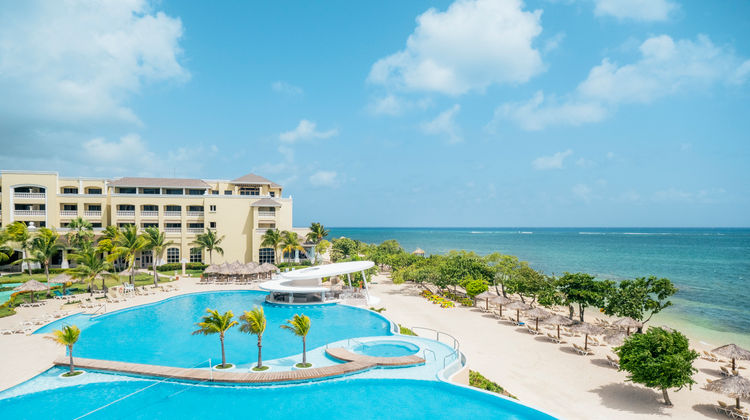 Iberostar Waves Rose Hall Beach Pool