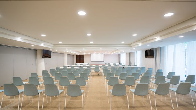Iberostar Waves Cristina Meeting