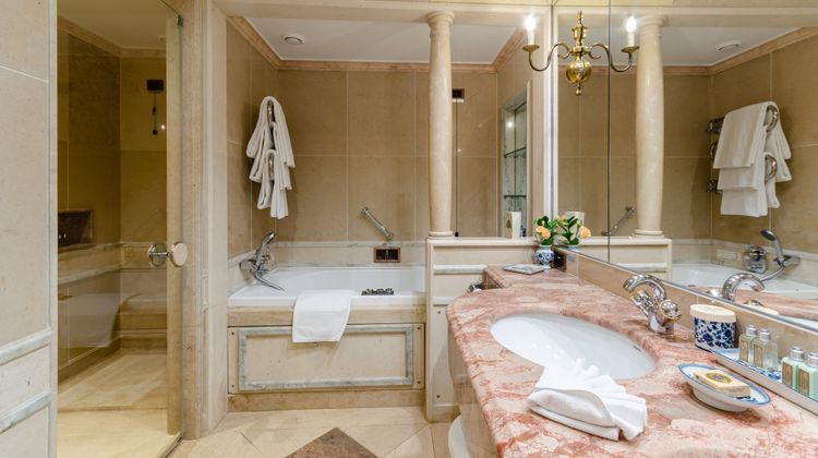 Olissippo Lapa Palace Room