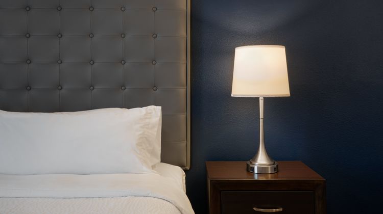 Garner Hotel Topeka West, an IHG Hotel Room
