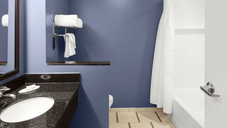 Fairfield Inn & Suites Rehoboth Beach Room