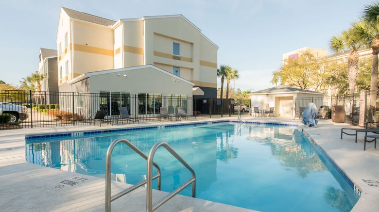 <b>Fairfield Inn & Suites Brunswick Pool</b>. Images powered by <a href="https://www.leonardoworldwide.com/" title="Leonardo Worldwide" target="_blank">Leonardo</a>.