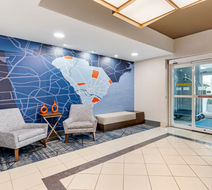 Holiday Inn Express Hotel & Suites Exterior
