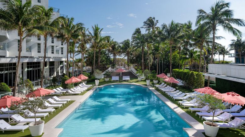 <b>Cadillac Hotel-Beach Club, Autograph Col Pool</b>. Images powered by <a href="https://www.leonardoworldwide.com/" title="Leonardo Worldwide" target="_blank">Leonardo</a>.