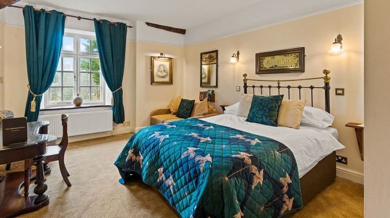 <b>Two Bridges Hotel Room</b>. Images powered by <a href="https://www.leonardoworldwide.com/" title="Leonardo Worldwide" target="_blank">Leonardo</a>.