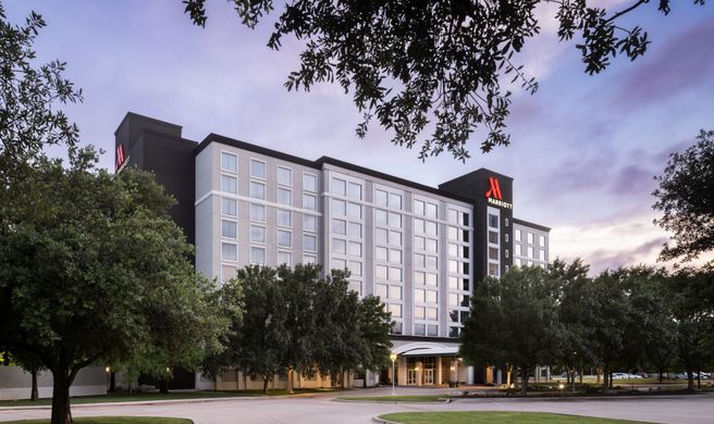 Marriott Hotel & Golf Club at Champions Exterior