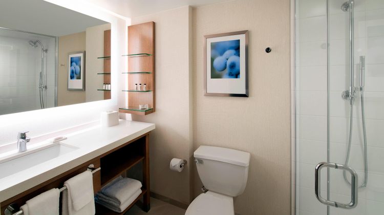 Delta Hotels by Marriott Seattle Everett Room