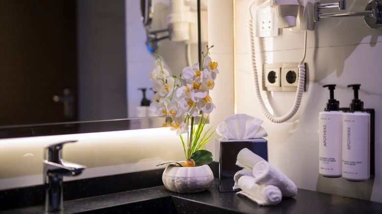 <b>Crowne Plaza Yalova Room</b>. Images powered by <a href="https://www.leonardoworldwide.com/" title="Leonardo Worldwide" target="_blank">Leonardo</a>.