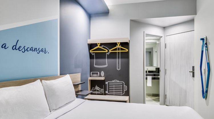 One Acapulco Costera Room