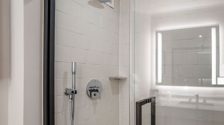 <b>Sheraton Suites Wilmington Downtown Room</b>. Images powered by <a href="https://www.leonardoworldwide.com/" title="Leonardo Worldwide" target="_blank">Leonardo</a>.