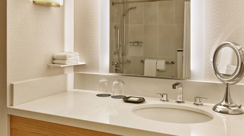 <b>Sheraton Portland Airport Hotel Room</b>. Images powered by <a href="https://www.leonardoworldwide.com/" title="Leonardo Worldwide" target="_blank">Leonardo</a>.