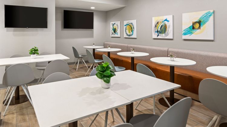 TownePlace Suites Chicago/Lombard Restaurant