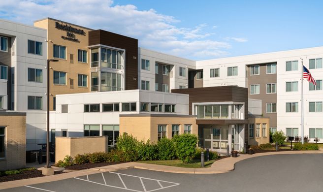 Residence Inn by Marriott Milwaukee West Exterior