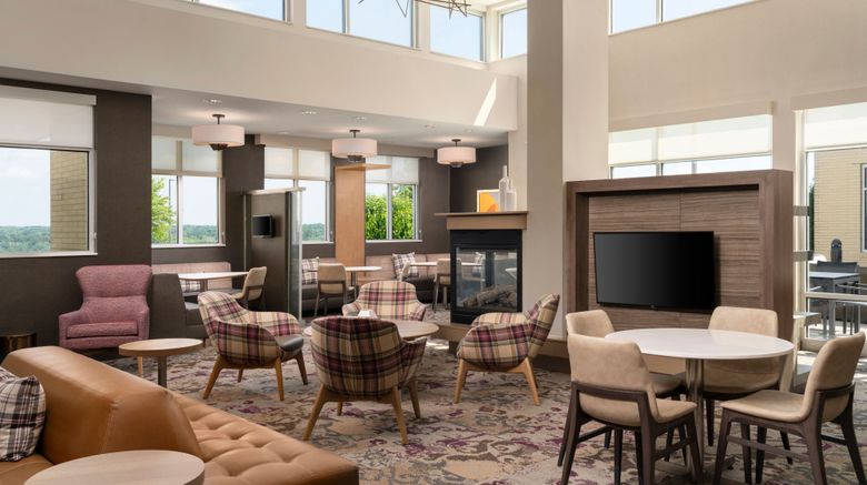 <b>Residence Inn by Marriott Milwaukee West Lobby</b>. Images powered by <a href="https://www.leonardoworldwide.com/" title="Leonardo Worldwide" target="_blank">Leonardo</a>.
