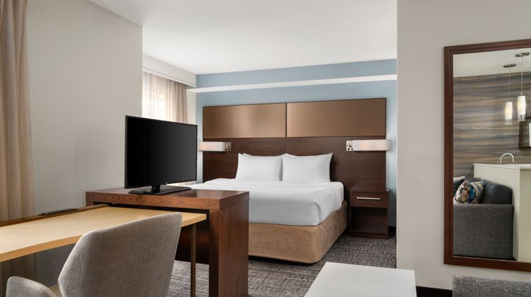 Residence Inn by Marriott Milwaukee West Suite