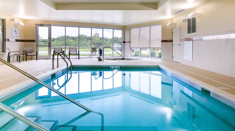 Courtyard Omaha Bellevue at Beardmore Pool