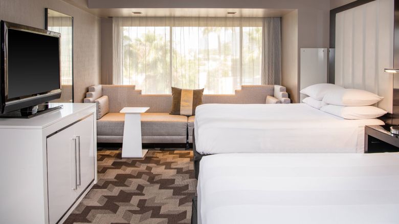 <b>Beverly Hills Marriott Suite</b>. Images powered by <a href="https://www.leonardoworldwide.com/" title="Leonardo Worldwide" target="_blank">Leonardo</a>.