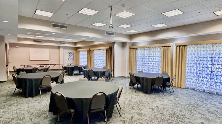 Holiday Inn Express & Suites Lexington Meeting