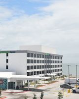 Holiday Inn Express Beachfront