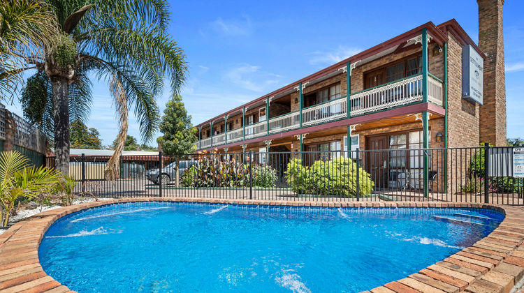 Settlement Motor Inn Pool