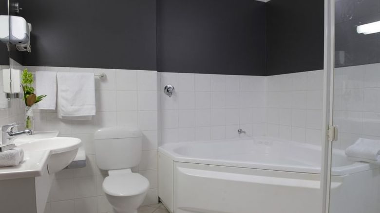 <b>Adelaide Riviera Hotel Room</b>. Images powered by <a href="https://www.leonardoworldwide.com/" title="Leonardo Worldwide" target="_blank">Leonardo</a>.