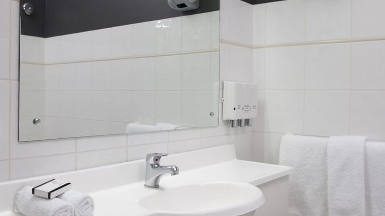 <b>Adelaide Riviera Hotel Room</b>. Images powered by <a href="https://www.leonardoworldwide.com/" title="Leonardo Worldwide" target="_blank">Leonardo</a>.