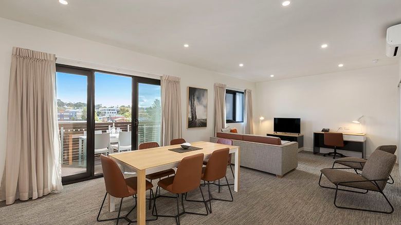 <b>Quest Nowra Room</b>. Images powered by <a href="https://www.leonardoworldwide.com/" title="Leonardo Worldwide" target="_blank">Leonardo</a>.