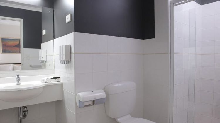 Adelaide Riviera Hotel Room