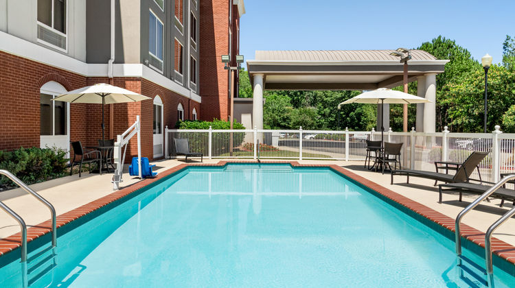 Holiday Inn Express & Suites Birmingham Pool