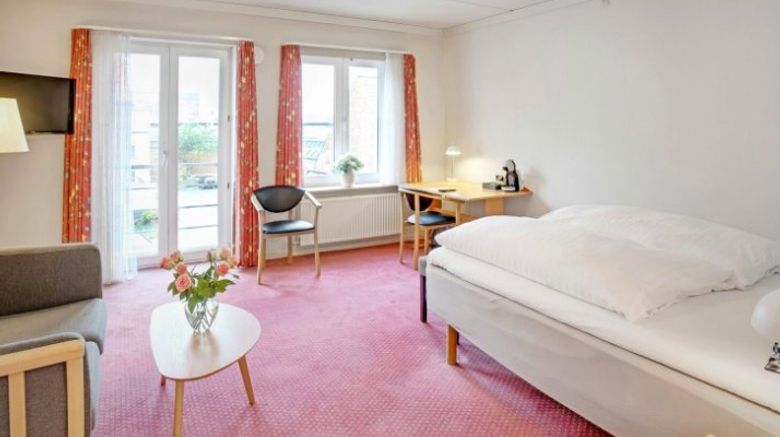 <b>Palads Hotel Room</b>. Images powered by <a href="https://www.leonardoworldwide.com/" title="Leonardo Worldwide" target="_blank">Leonardo</a>.